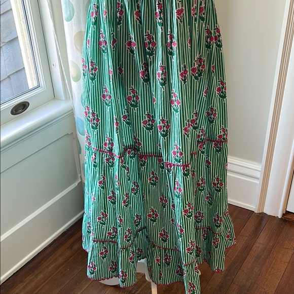 Floral Green Dress with Red Accents - Picture 3 of 10